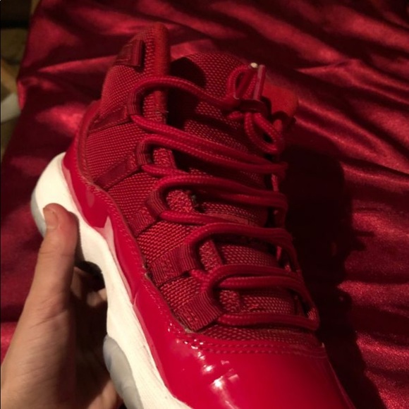 Jordan 11 - Picture 2 of 4